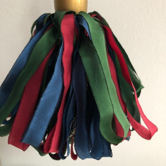 NWOT - Hand-made Green Red Blue Silk Ribbon Tassel - Picture 3 of 5